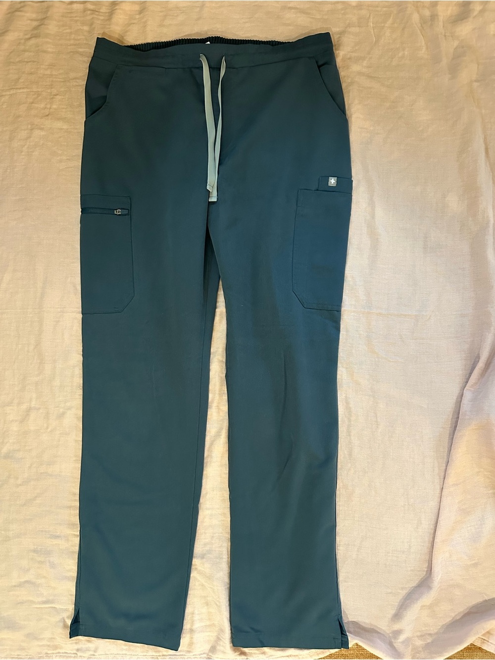 FIGS Women’s Teal Cargo Jogger Pants